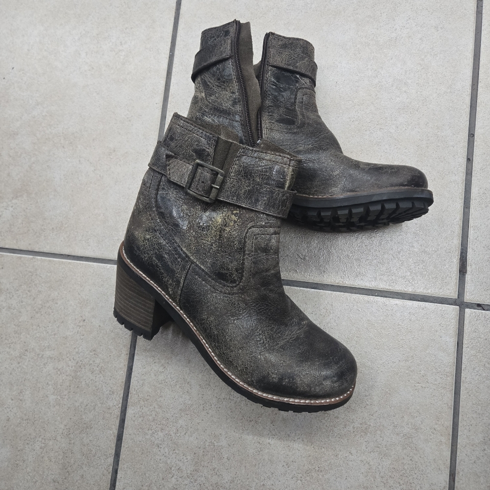 Diba true Craze Hot boots size 8. No flaws. Like New - Picture 8 of 15